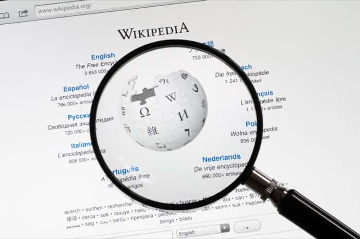 Wikipedia is launched by Jimmy Wales and Larry Sanger