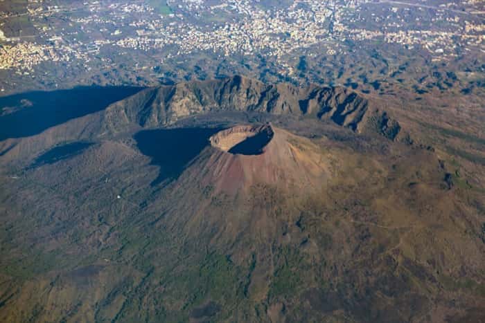 Mount Vesuvius stirs, gearing up for the great Pompeii disaster